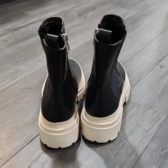 Steven by Steve Madden Black armond lug-sole Chelsea Boots size 8m - Picture 11 of 12